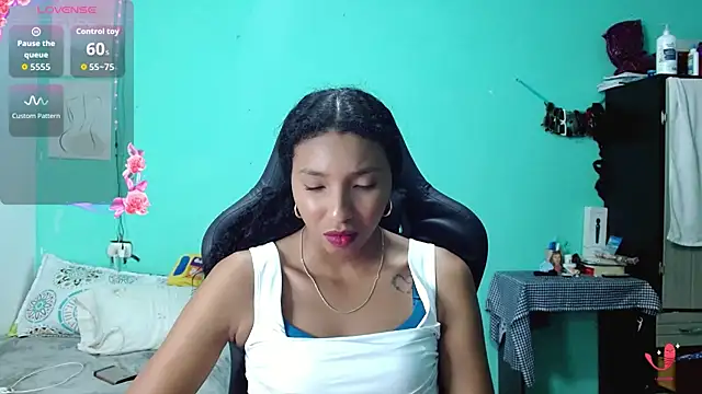 Snapshot of sensitive_brunette chatting on June 2026 02:58:01 AM sensitive brunette online show from June 2026 02:58:01 AM