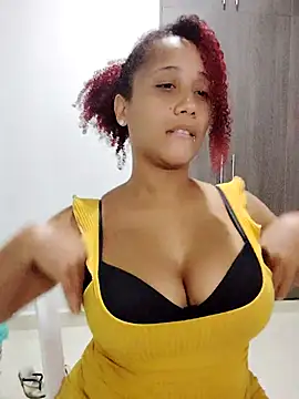 Snapshot of zandra_kiman chatting on October 2025 06:08:02 AM zandra kiman online show from October 2025 06:08:02 AM