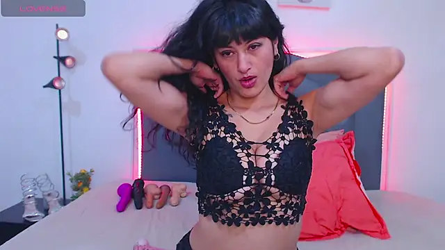 candy lux  online show from April 2026 01:16:01 PM