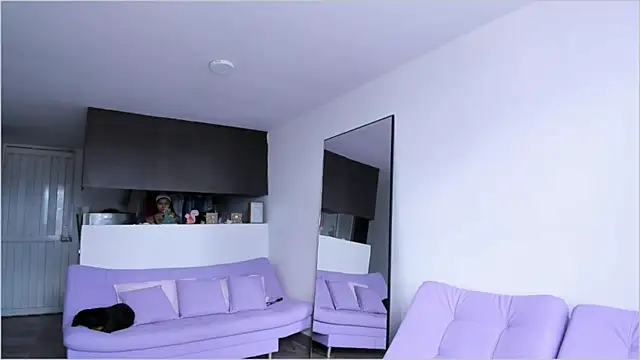 Lauren A online show from September 2025 07:36:02 PM