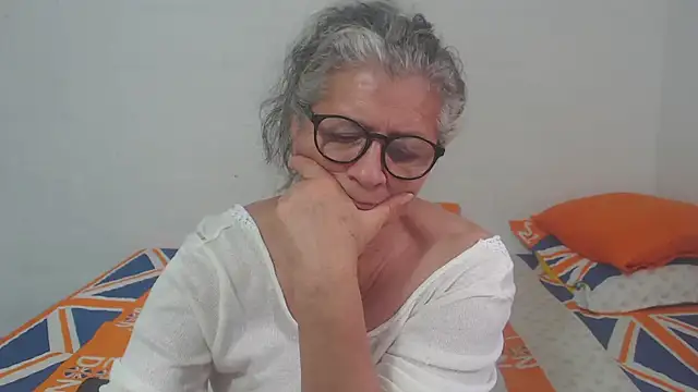 candy mature  online show from February 2025 09:58:01 PM