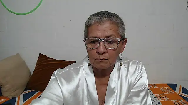 candy mature  online show from March 2026 11:00:01 PM