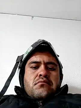 Snapshot of crowten chatting on January 2026 03:27:01 PM crowten online show from January 2026 03:27:01 PM