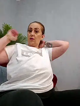 AvaLloyd online show from March 2025 03:47:01 AM