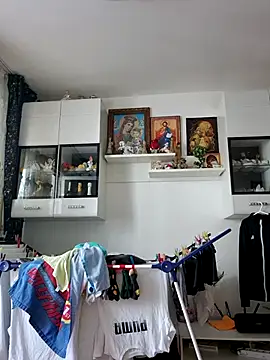 AvaLloyd online show from March 2025 01:19:02 PM