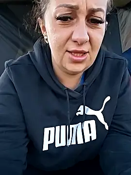 AvaLloyd online show from September 2025 05:09:02 AM