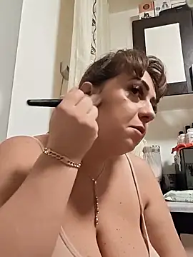 AvaLloyd online show from October 2025 02:59:02 AM