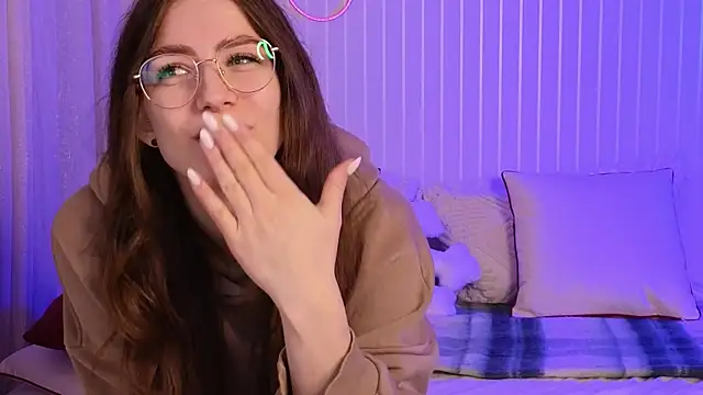 Ester Hill online show from January 2025 12:15:01 AM