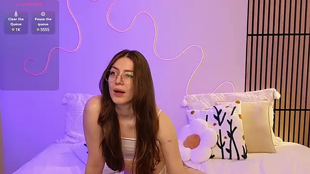 Ester Hill online show from January 2025 11:56:01 PM