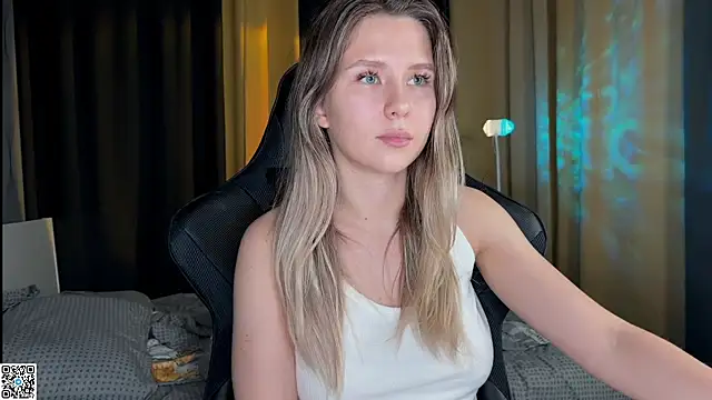 Ameliia castro online show from October 2025 01:53:02 PM