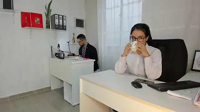 susana monroy online show from December 2025 11:28:02 AM