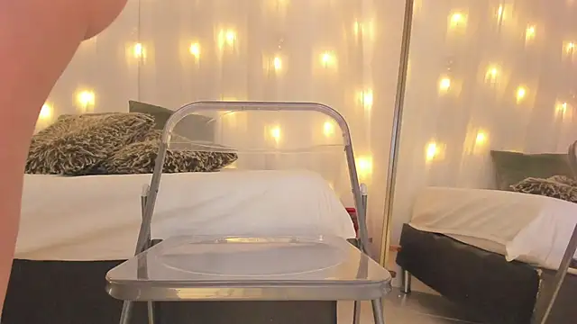 Petite Lucie online show from February 2025 09:59:01 PM