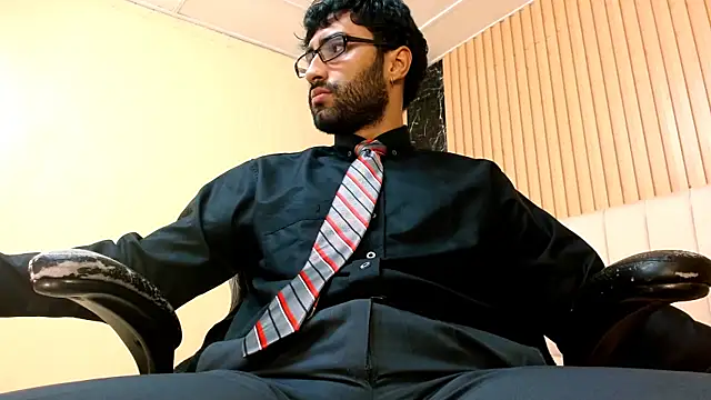 MilanZaire online show from January 2026 05:40:01 PM