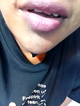 Snapshot of DISNI1997 chatting on December 2024 07:56:01 PM DISNI1997 online show from December 2024 07:56:01 PM