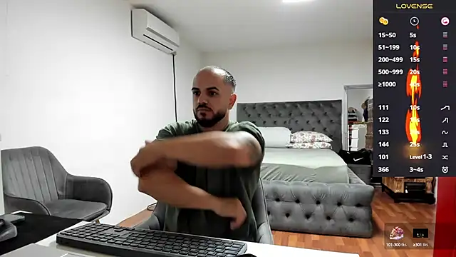 supermanboy94 online show from October 2025 05:40:01 AM