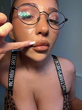 CardiSweetBaby online show from September 2025 12:10:02 PM