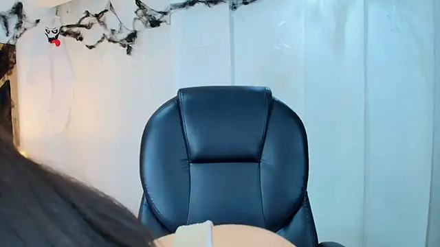 lina bedoya  online show from November 2025 11:29:01 AM