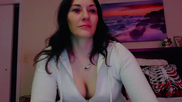 CrystalLakeXO online show from November 2025 08:25:01 AM