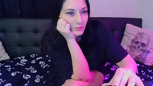 Snapshot of CrystalLakeXO chatting on February 2026 06:41:02 AM CrystalLakeXO online show from February 2026 06:41:02 AM