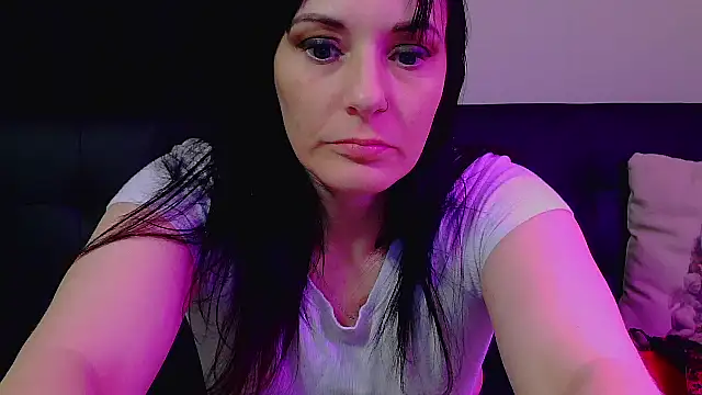 Snapshot of CrystalLakeXO chatting on February 2026 06:17:02 AM CrystalLakeXO online show from February 2026 06:17:02 AM