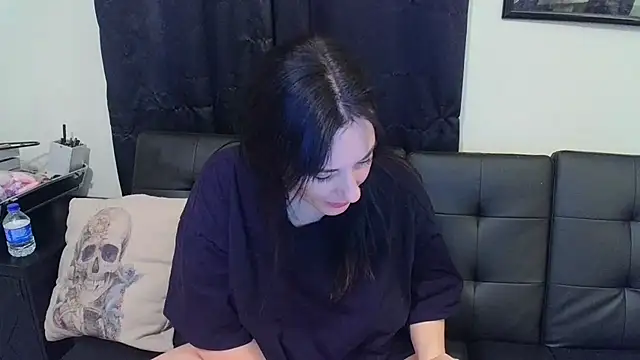 Snapshot of CrystalLakeXO chatting on February 2026 07:51:01 AM CrystalLakeXO online show from February 2026 07:51:01 AM