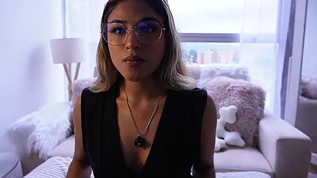 SaraParisi online show from March 2025 09:26:02 PM