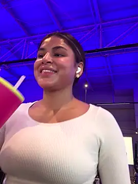 SaraParisi online show from September 2025 04:50:01 PM