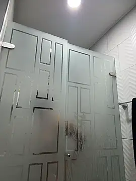 SaraParisi online show from October 2025 10:25:02 PM