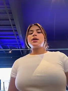 SaraParisi online show from October 2025 05:36:01 PM