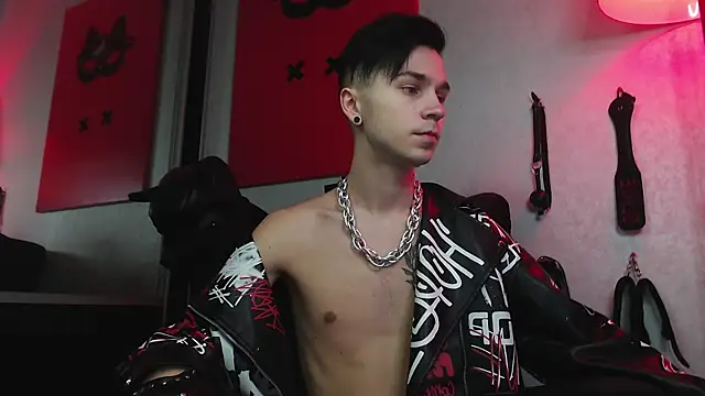 Joseph  Quinn online show from January 2025 10:53:02 AM