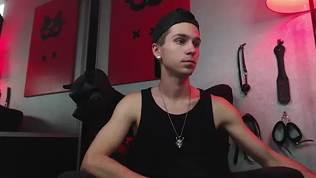 Joseph  Quinn online show from March 2025 11:11:01 AM