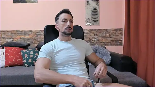 HotHunkTrainer online show from February 2025 08:52:01 AM