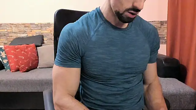 HotHunkTrainer online show from February 2026 09:16:02 AM