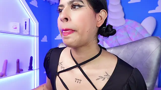 Snapshot of miss_romyna chatting on January 2025 11:00:02 AM miss romyna online show from January 2025 11:00:02 AM