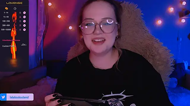 Snapshot of lala_loulou_land chatting on March 2025 11:32:02 PM lala loulou land online show from March 2025 11:32:02 PM