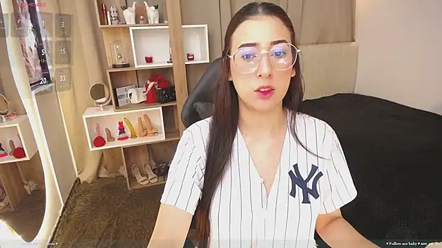 Imkitty-Horny online show from February 2025 05:35:01 PM