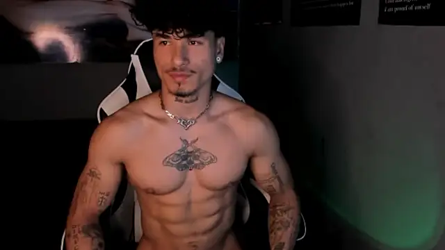 Snapshot of Thomas_Fit1 chatting on June 2026 03:27:02 AM Thomas Fit1 online show from June 2026 03:27:02 AM