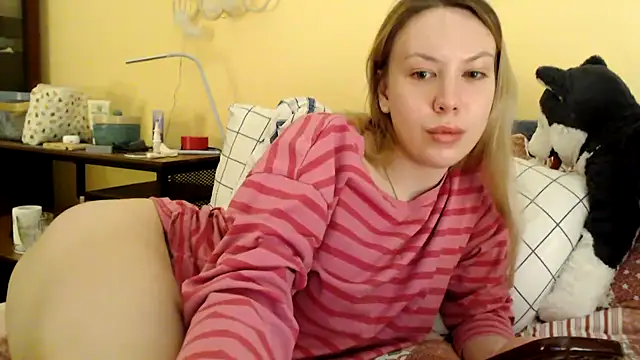 Scarlettford online show from February 2025 04:07:01 PM