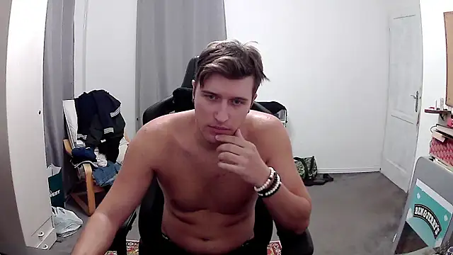 PKrisztian online show from October 2025 07:54:01 PM