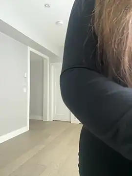 jAsMinE678 online show from October 2025 06:32:01 PM