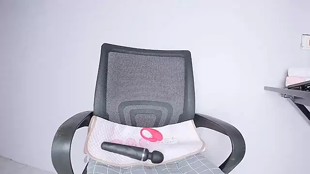 Baenee online show from January 2025 01:32:02 PM