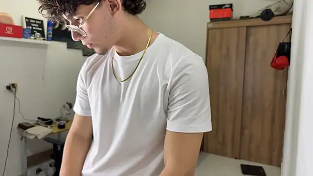 Kisan Smith online show from November 2025 01:15:01 AM