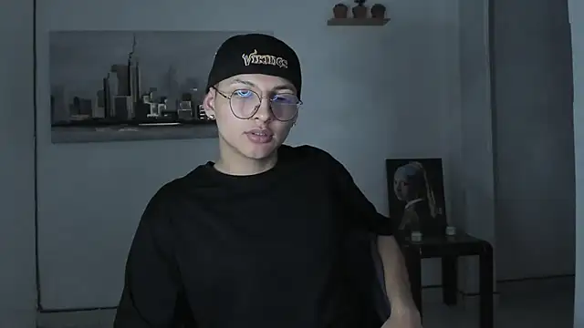 a lejandro 0 8 online show from March 2025 04:58:02 AM