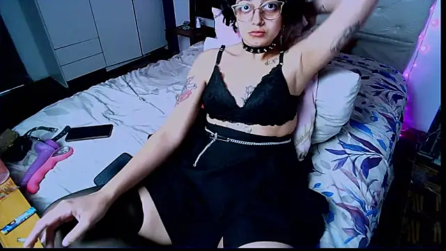 ConeNella online show from October 2025 05:23:02 PM