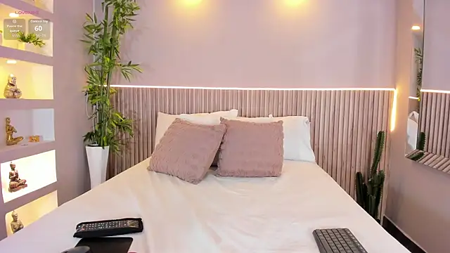 EmmilyCollson online show from December 2025 05:11:02 PM