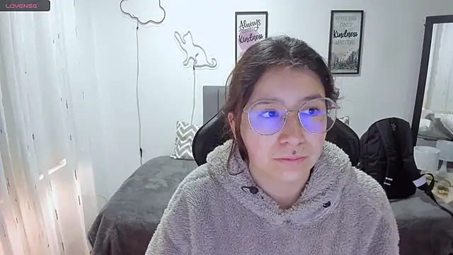 Amy joones online show from October 2025 12:14:02 PM