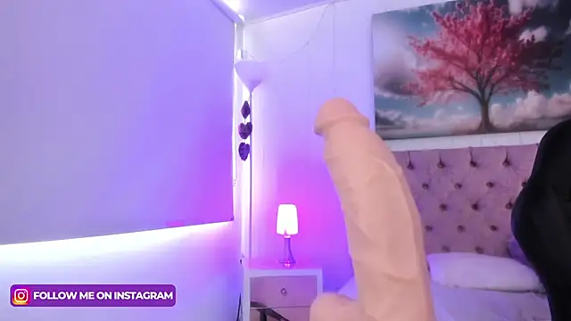 Julianaa Castro  online show from February 2025 05:58:01 PM