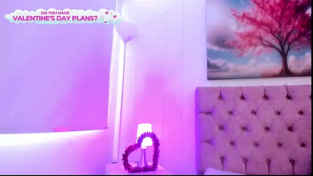 Julianaa Castro  online show from February 2025 03:10:01 PM