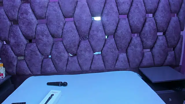 AlaSmith online show from November 2025 02:03:02 AM