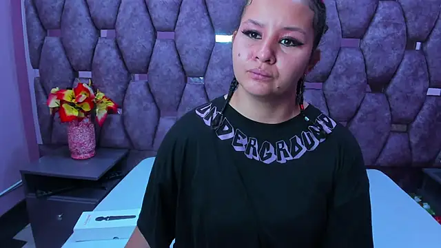 AlaSmith online show from November 2025 02:33:02 AM